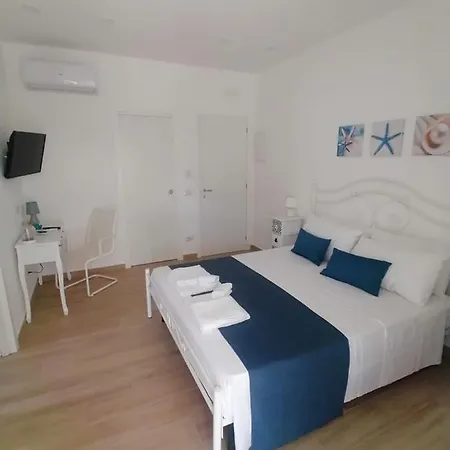 בית הארחה Il Fungo Di Lacco 4*